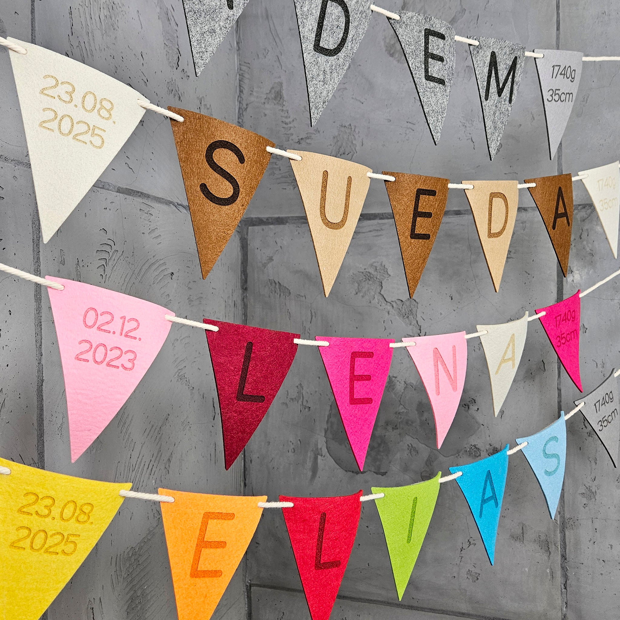 Personalisierte Wimpelkette, Girlande - Wimpel aus Filz, Rosa-Rot-Grautöne