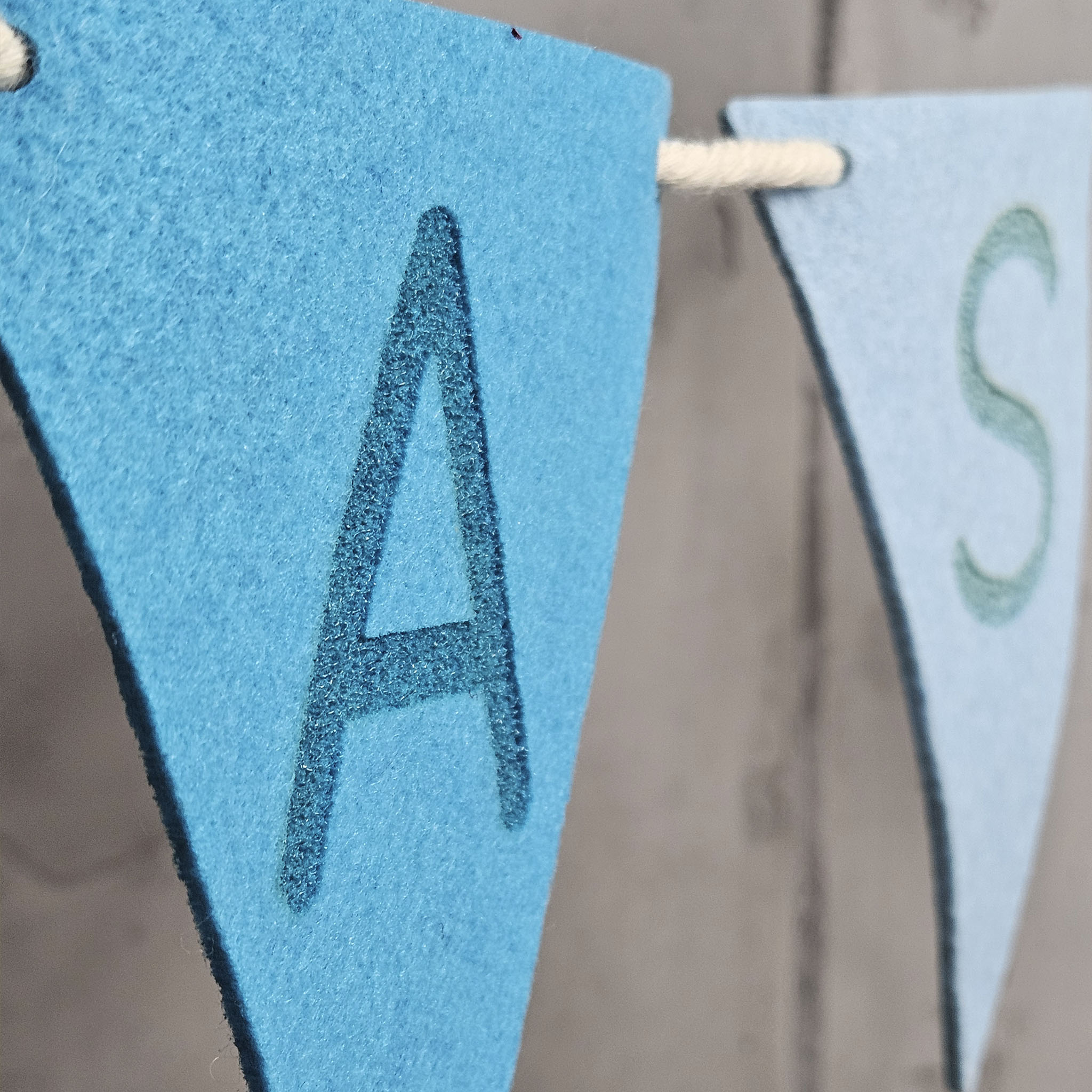 Personalisierte Wimpelkette, Girlande - Wimpel aus Filz, Farbwahl