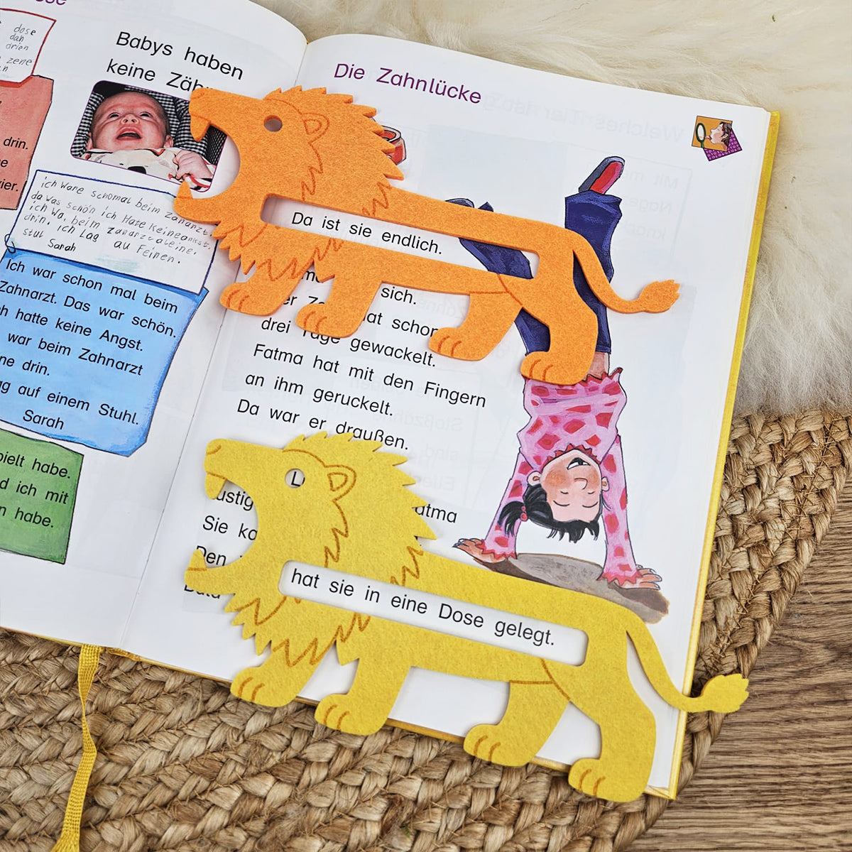 Große Lesehilfe Löwe, Leselöwe für Leseanfänger zum Schulstart, Lesepfeil Einschulung, Schultüte, Schulanfang Grundschule