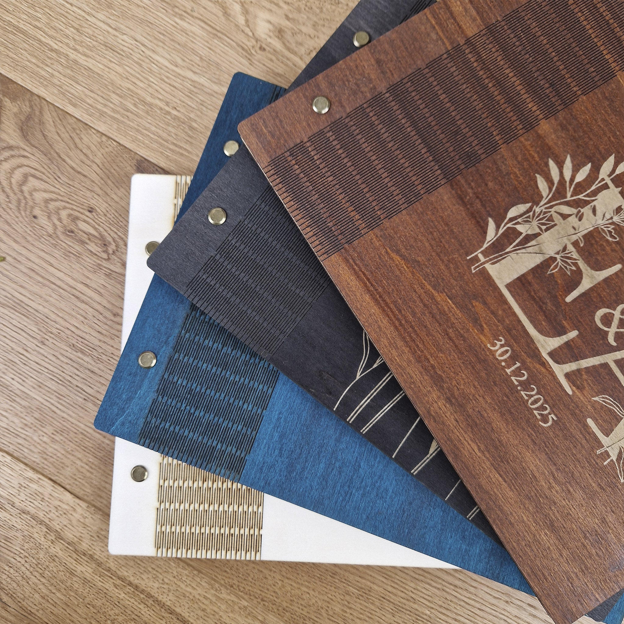 Personalisiertes Holz-Gästebuch Geburtstag, Farbwahl, Motiv "Zweige", Holzbuch