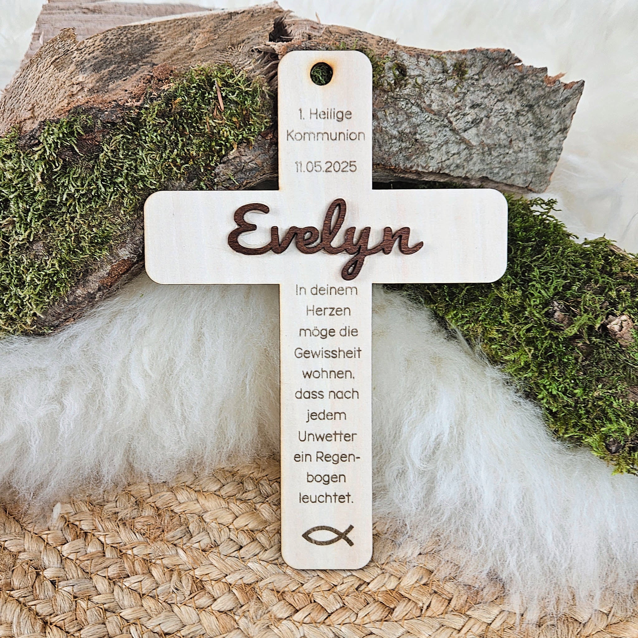 Personalisiertes Kreuz zu Taufe, Segnung - 3D Holzkreuz mit Namen (walnuss) &amp; Wunschspruch