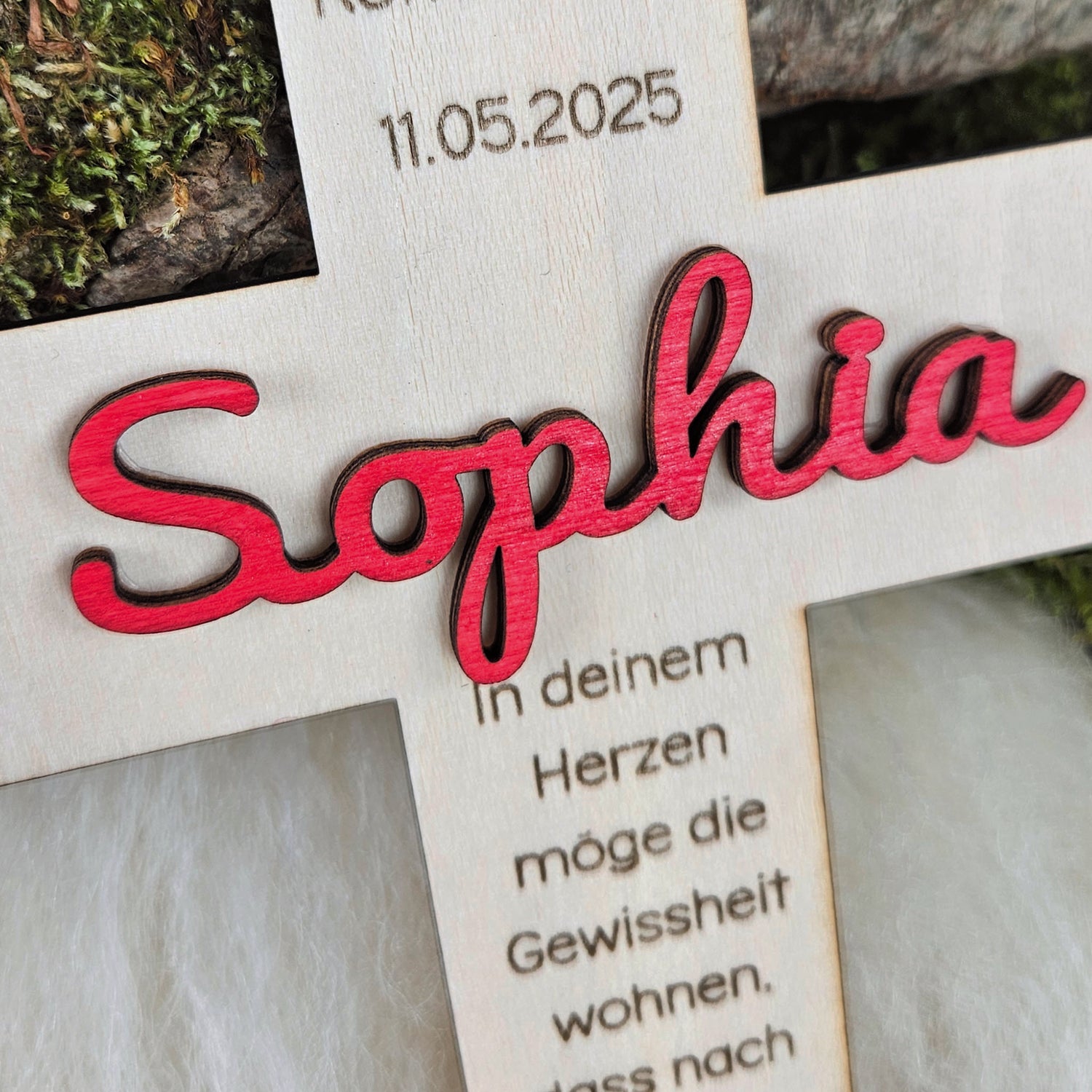 Personalisiertes Kreuz zu Taufe, Segnung - 3D Holzkreuz mit Namen (rot) &amp; Wunschspruch