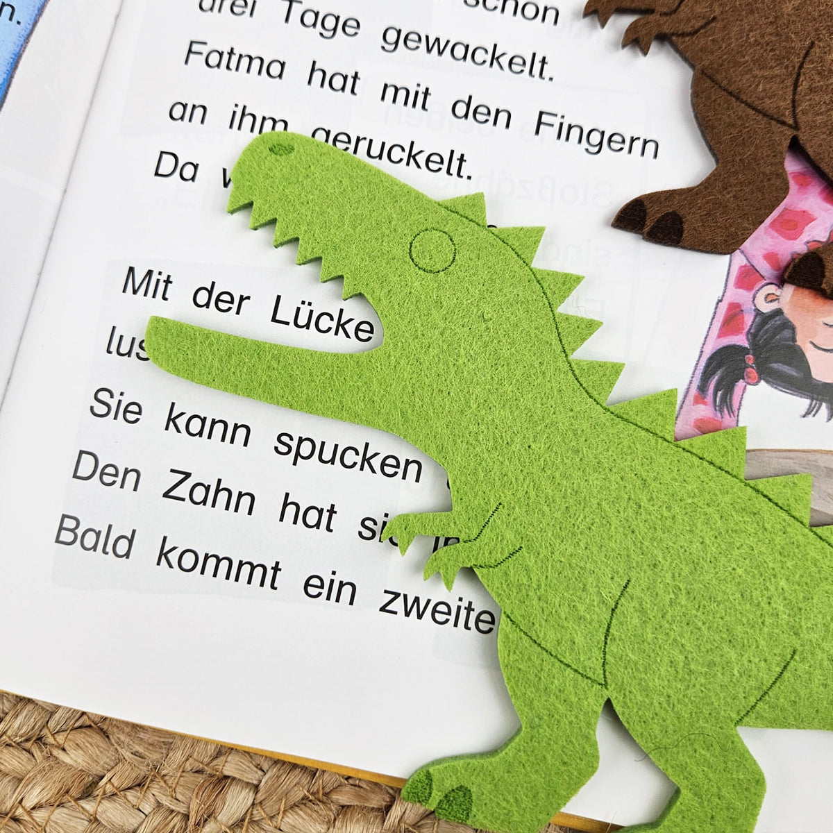 Große Lesehilfe Dinosaurier, Lesedino für Leseanfänger zum Schulstart, Lesepfeil Einschulung, Schultüte, Schulanfang Grundschule
