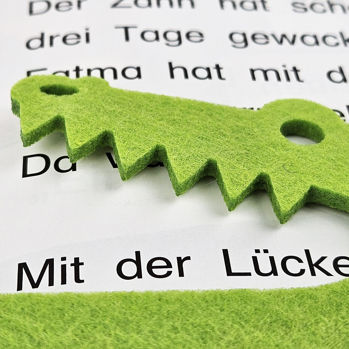 Große Lesehilfe Krokodil, Lesekrokodil für Leseanfänger zum Schulstart, Lesepfeil Einschulung, Schultüte, Schulanfang Grundschule