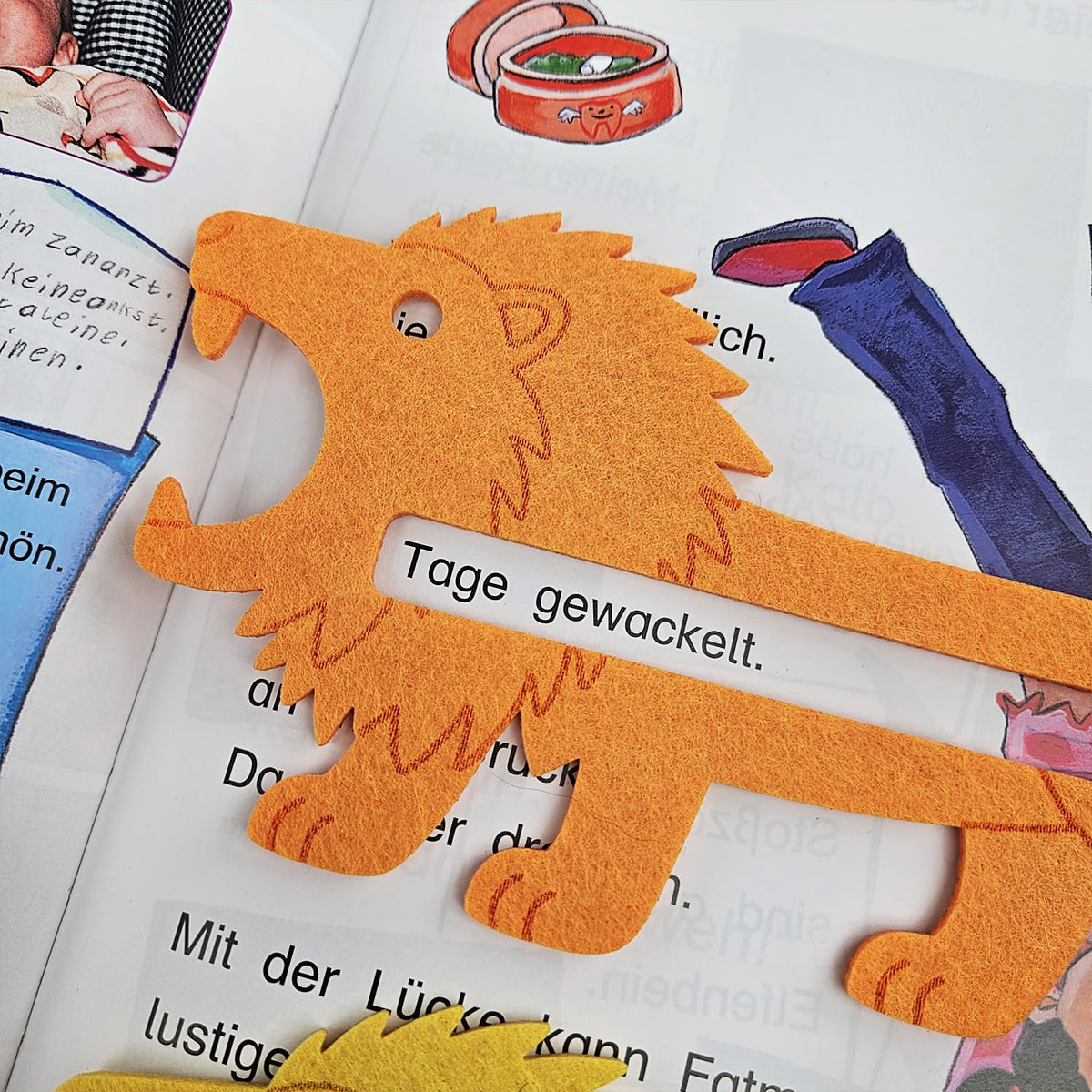 Große Lesehilfe Löwe, Leselöwe für Leseanfänger zum Schulstart, Lesepfeil Einschulung, Schultüte, Schulanfang Grundschule