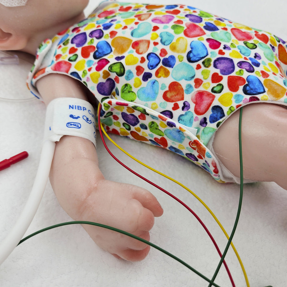 Adaptiver Frühchen Body "Regenbogen Herzen"