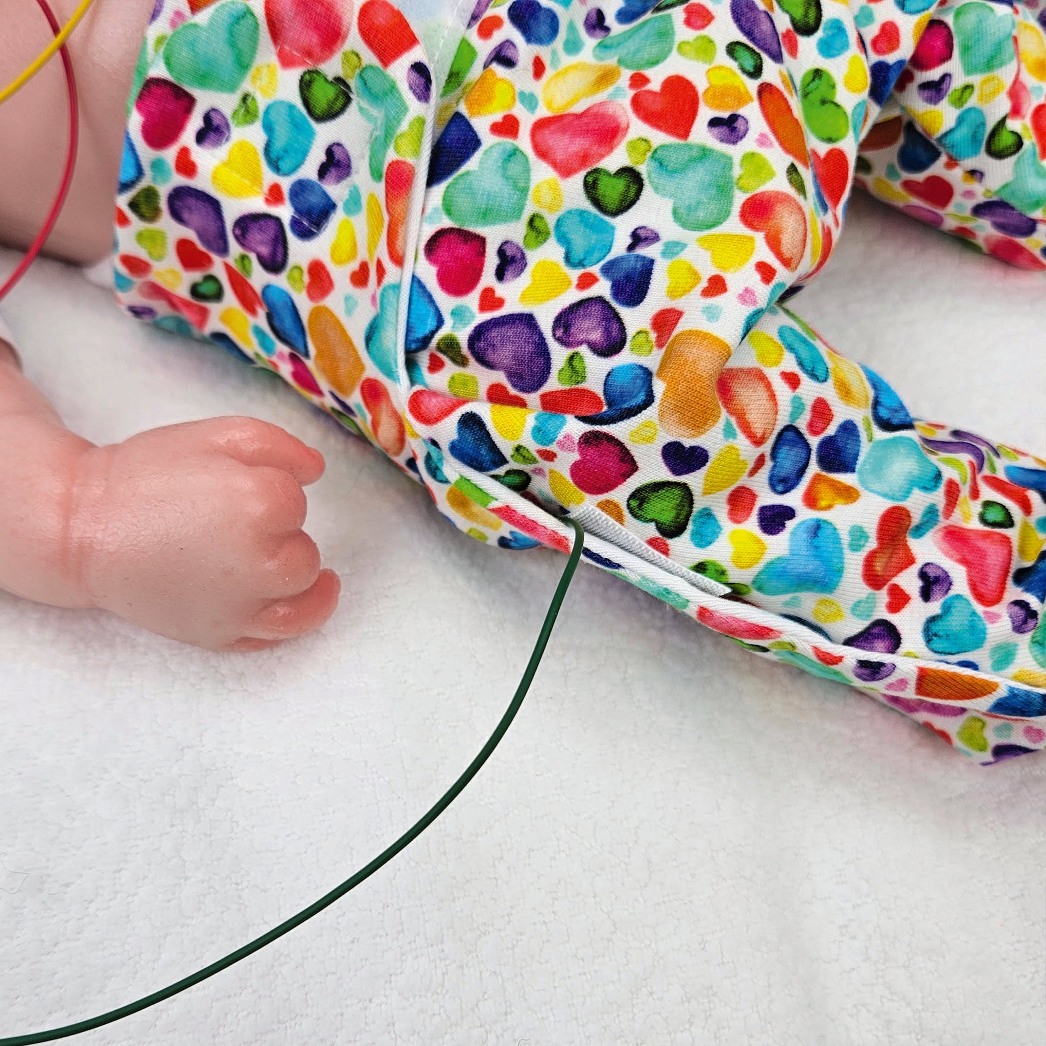 Adaptive Frühchen Hose "Regenbogen Herzen"