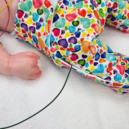 Adaptive Frühchen Hose "Regenbogen Herzen"