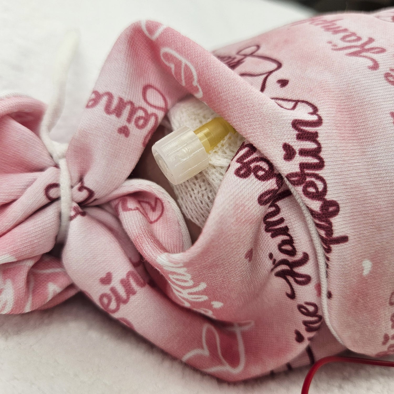 Adaptive Frühchen Mütze mit Zugangsöffnung "kleine Kämpferin", mitwachsende Wickelmütze