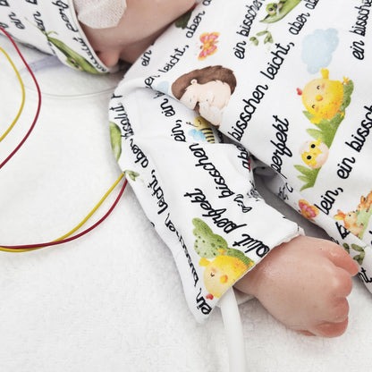 Adaptiver Frühchen Strampler "ein bisschen klein aber total perfekt"